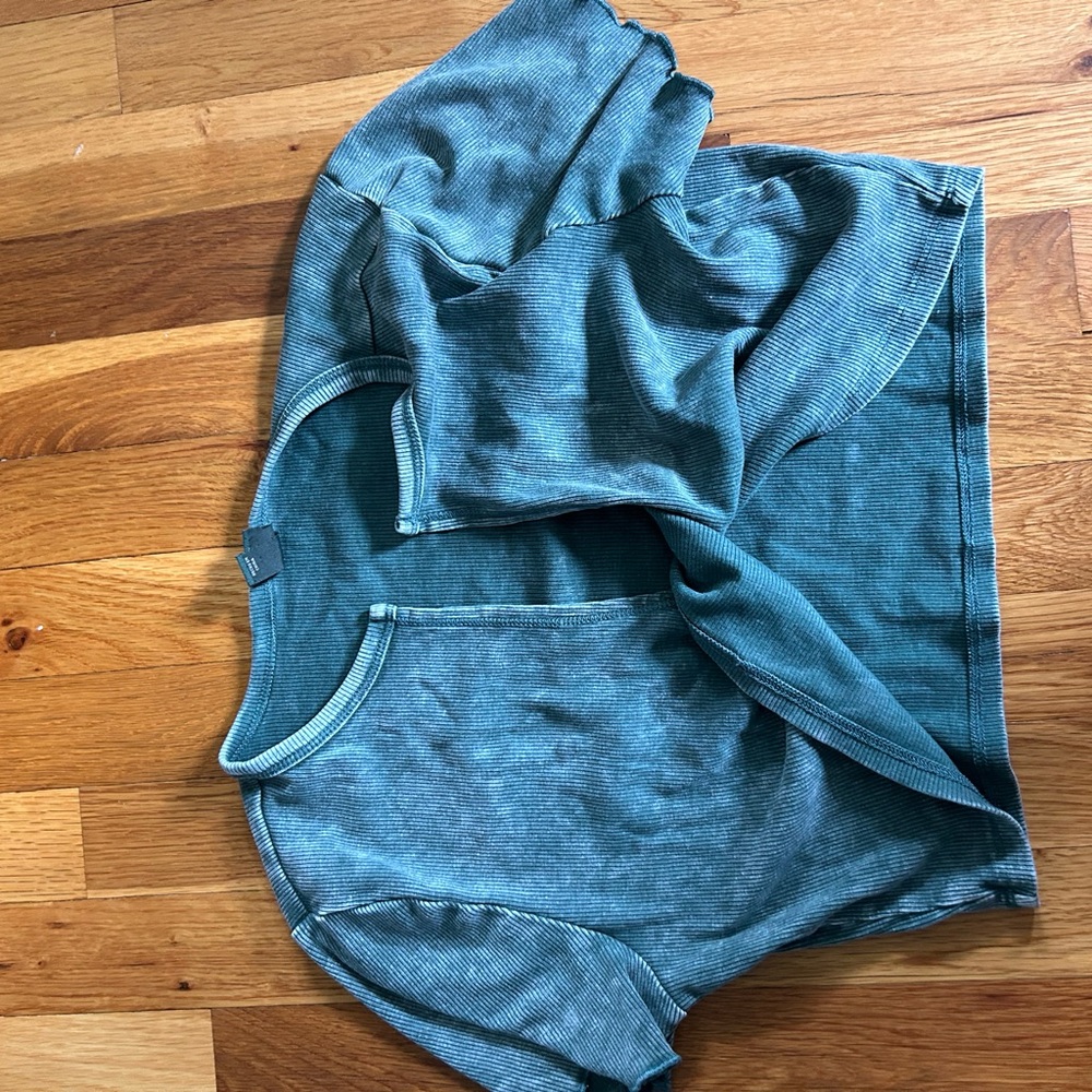 Fun lounge top with twist